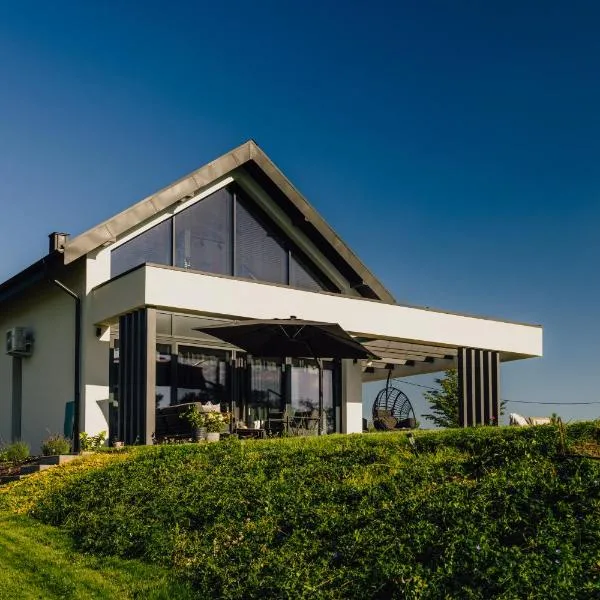 Kalwa Lake House - dom nad jeziorem z prywatnym pomostem i jacuzzi oraz sprzętem wodnym